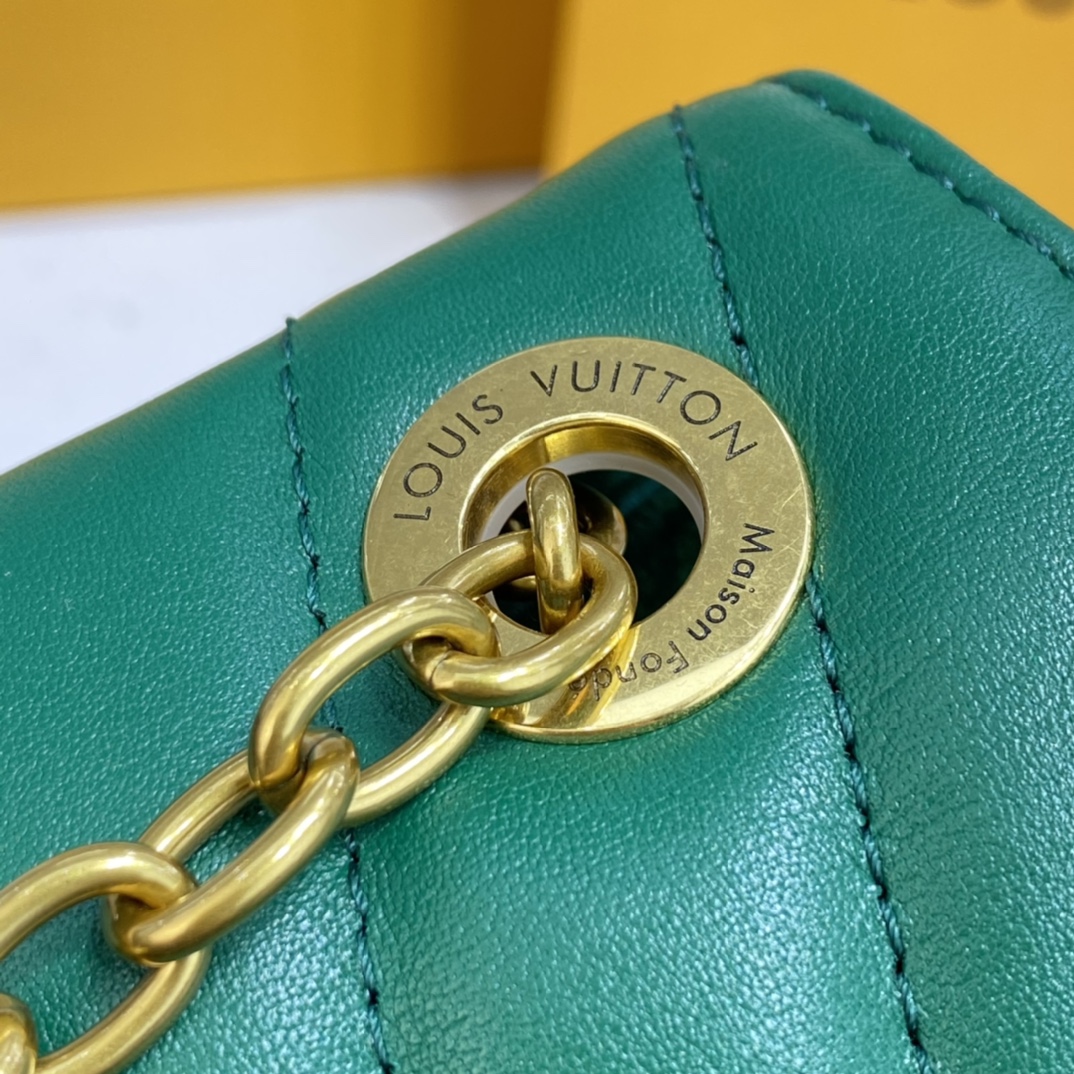 Louis Vuitton NEW WAVE CHAIN BAG M58553 Emerald